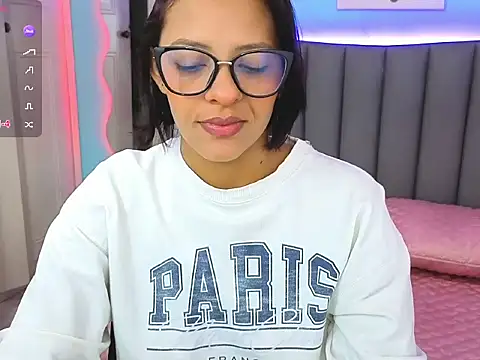 Snapshot of Aria_Russo chatting on December 19, 2025, 2:30 pm Aria Russo online show from December 19, 2025, 2:30 pm