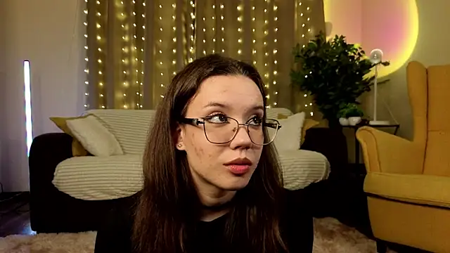 Snapshot of FabiolaCowing chatting on November 26, 2025, 6:08 pm FabiolaCowing online show from November 26, 2025, 6:08 pm