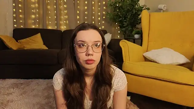 Snapshot of FabiolaCowing chatting on November 17, 2025, 7:07 pm FabiolaCowing online show from November 17, 2025, 7:07 pm