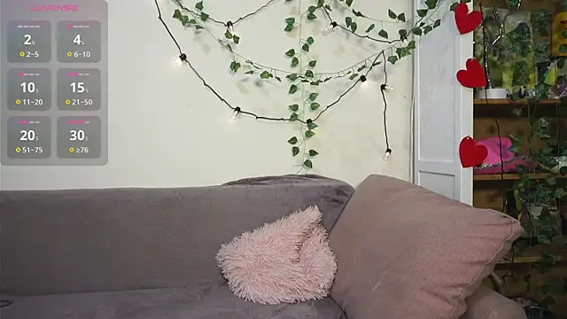 Snapshot of FabiolaCowing chatting on November 22, 2025, 6:07 pm FabiolaCowing online show from November 22, 2025, 6:07 pm