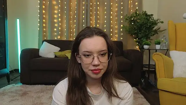 Snapshot of FabiolaCowing chatting on November 4, 2025, 5:06 pm FabiolaCowing online show from November 4, 2025, 5:06 pm