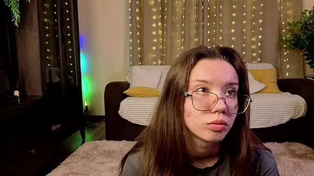 Snapshot of FabiolaCowing chatting on November 29, 2025, 6:08 pm FabiolaCowing online show from November 29, 2025, 6:08 pm