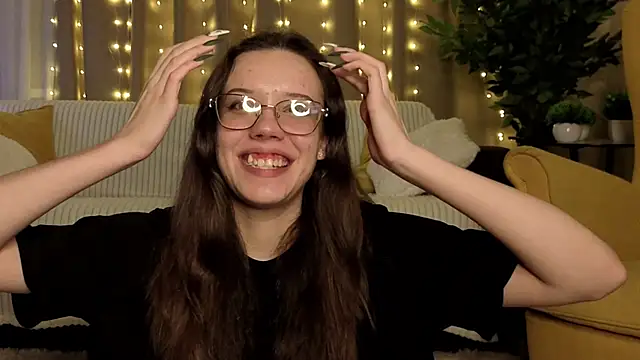 Snapshot of FabiolaCowing chatting on November 13, 2025, 6:34 pm FabiolaCowing online show from November 13, 2025, 6:34 pm