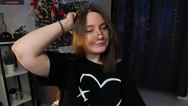 Snapshot of fairy_tara chatting on February 21, 2026, 2:19 pm fairy tara online show from February 21, 2026, 2:19 pm