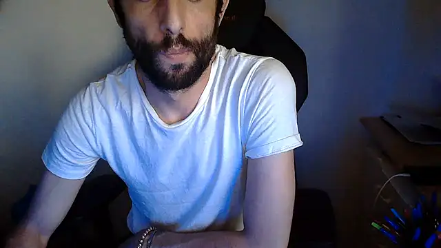 Snapshot of topg84 chatting on August 2, 2026, 5:43 pm topg84 online show from August 2, 2026, 5:43 pm