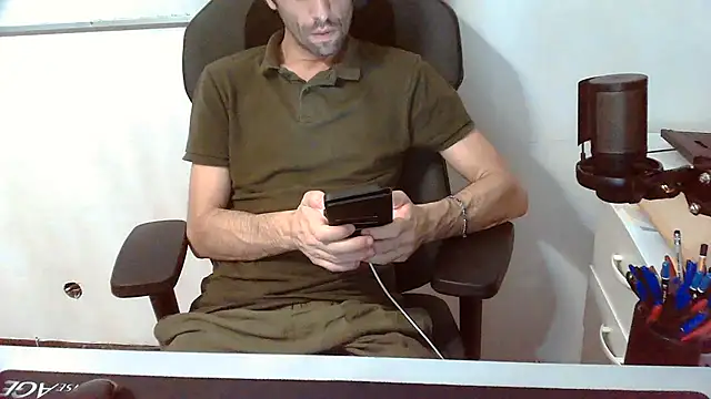 Snapshot of topg84 chatting on July 1, 2026, 5:35 pm topg84 online show from July 1, 2026, 5:35 pm