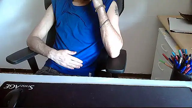 Snapshot of topg84 chatting on July 31, 2026, 2:37 pm topg84 online show from July 31, 2026, 2:37 pm