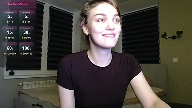 Snapshot of EmiliaRhodes chatting on October 19, 2025, 10:45 pm EmiliaRhodes online show from October 19, 2025, 10:45 pm