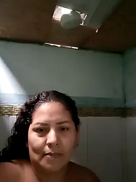 Snapshot of chikis12_ chatting on November 23, 2025, 5:56 pm chikis12 online show from November 23, 2025, 5:56 pm