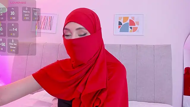 fatiima  online show from November 18, 2025, 7:06 pm