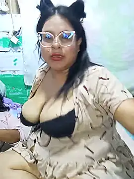 Snapshot of celeste122595 chatting on July 30, 2026, 2:32 am celeste122595 online show from July 30, 2026, 2:32 am