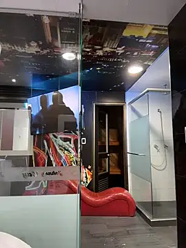 zelda kuro online show from November 12, 2025, 4:27 am