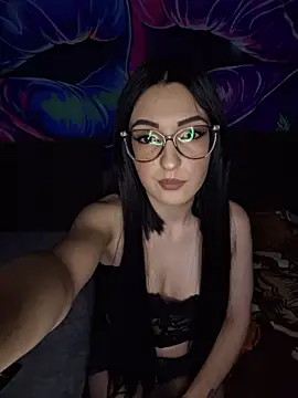 AlleAllexy online show from November 22, 2025, 9:46 pm