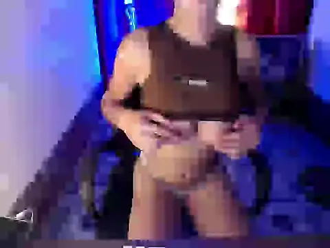 Snapshot of pretty_petite_asian143 chatting on October 21, 2025, 6:35 am pretty petite asian143 online show from October 21, 2025, 6:35 am