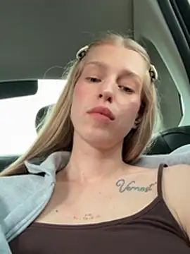 kira mia online show from July 1, 2026, 4:40 pm