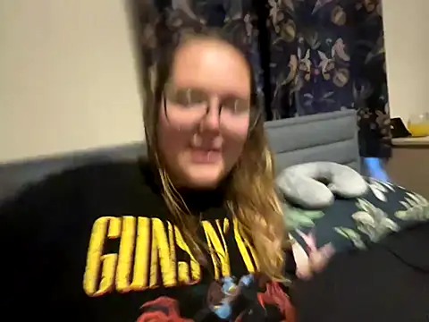 Scarletcum22 online show from November 6, 2025, 7:23 am