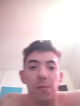 Snapshot of Argentino_96 chatting on October 19, 2025, 7:27 pm Argentino 96 online show from October 19, 2025, 7:27 pm