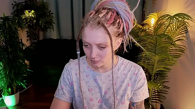 Kiki shay online show from November 14, 2025, 1:37 pm