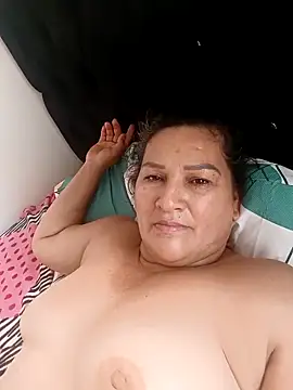 estrellita-sexy online show from October 20, 2025, 5:24 pm