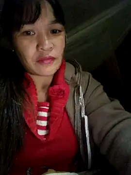 chipu06 online show from November 19, 2025, 2:22 am