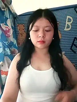 lisa-bae00 online show from April 3, 2026, 11:55 pm