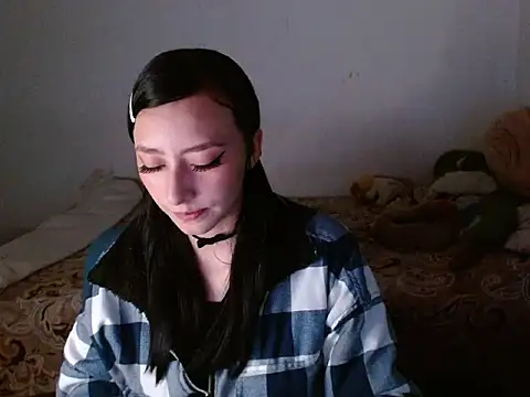 fresita streamer online show from December 2, 2025, 3:41 am