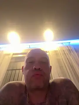 gitanoMad online show from October 26, 2025, 1:06 am