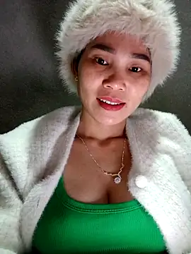 Snapshot of Bear_bear0 chatting on February 9, 2026, 4:32 am Bear bear0 online show from February 9, 2026, 4:32 am