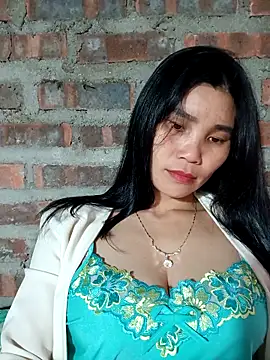 Snapshot of Bear_bear0 chatting on February 12, 2026, 4:23 am Bear bear0 online show from February 12, 2026, 4:23 am