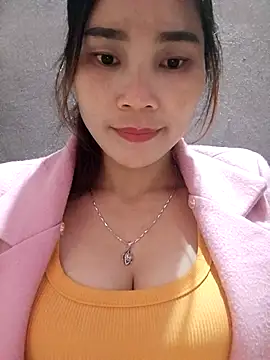 Bear bear0 online show from December 3, 2025, 4:02 am