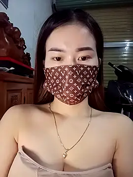 Family-Lovee online show from November 26, 2025, 8:53 pm