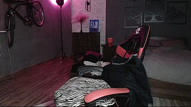 AuroraKeepFuck online show from November 7, 2025, 12:26 am