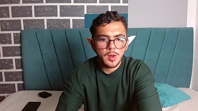 Zac Golden online show from December 2, 2025, 11:39 pm