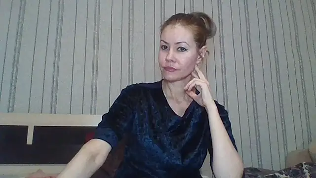 EvelineeX online show from October 27, 2025, 4:08 pm