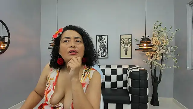 Bianca Millf online show from May 14, 2026, 3:47 am