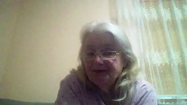 AmyLove353 online show from April 16, 2026, 3:07 am