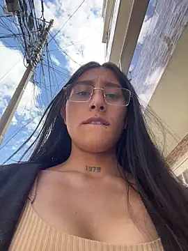 Snapshot of Violeet-Smith chatting on February 18, 2026, 7:32 pm Violeet-Smith online show from February 18, 2026, 7:32 pm