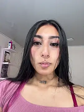 Violeet-Smith online show from November 13, 2025, 9:08 pm