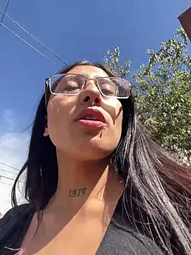 Violeet-Smith online show from November 27, 2025, 3:01 pm