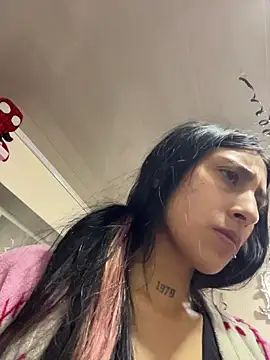 Snapshot of Violeet-Smith chatting on December 20, 2025, 1:36 pm Violeet-Smith online show from December 20, 2025, 1:36 pm