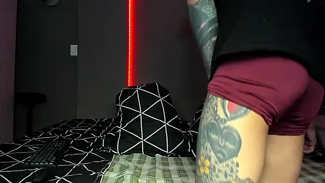 cleoo jhonny online show from March 4, 2026, 3:31 pm