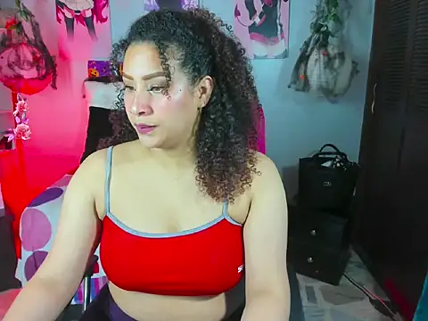 ROZZE MILA online show from October 23, 2025, 1:32 pm