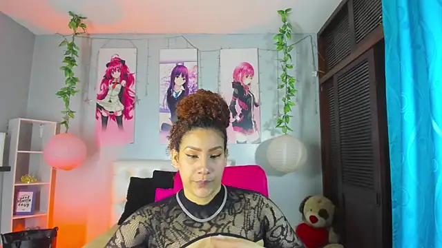 ROZZE MILA online show from March 28, 2026, 1:01 pm