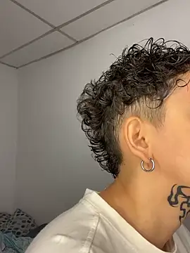 Abby Evanns1 online show from November 12, 2025, 1:54 am