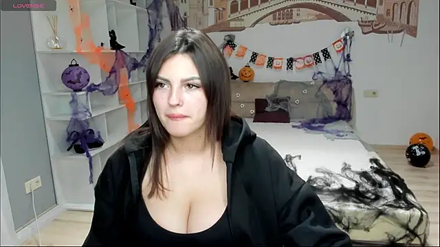 Snapshot of KittyShenson chatting on October 24, 2025, 5:34 pm KittyShenson online show from October 24, 2025, 5:34 pm