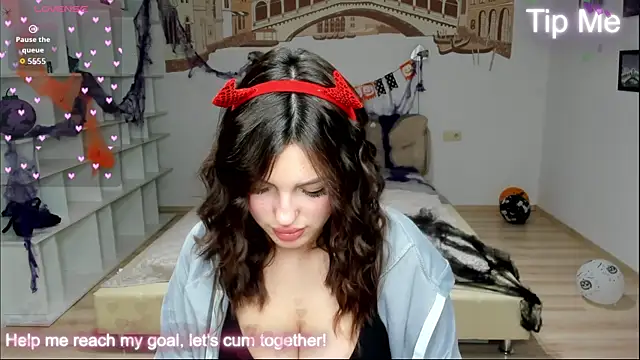 Snapshot of KittyShenson chatting on October 31, 2025, 1:08 pm KittyShenson online show from October 31, 2025, 1:08 pm