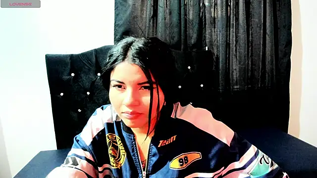 Snapshot of Sara_Moon_18 chatting on October 20, 2025, 10:32 pm Sara Moon 18 online show from October 20, 2025, 10:32 pm