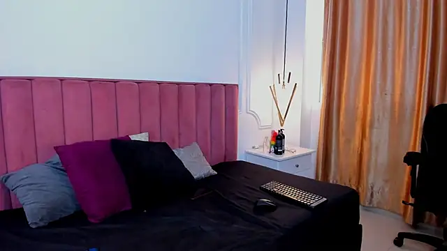 Celina Kyle1 online show from October 29, 2025, 8:52 pm