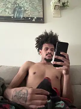 Snapshot of Mrmakeherwet_Tez chatting on February 24, 2026, 4:41 pm Mrmakeherwet Tez online show from February 24, 2026, 4:41 pm