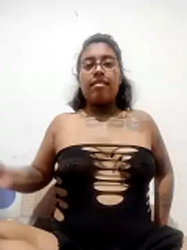 Chicattoo69 online show from October 26, 2025, 4:13 am